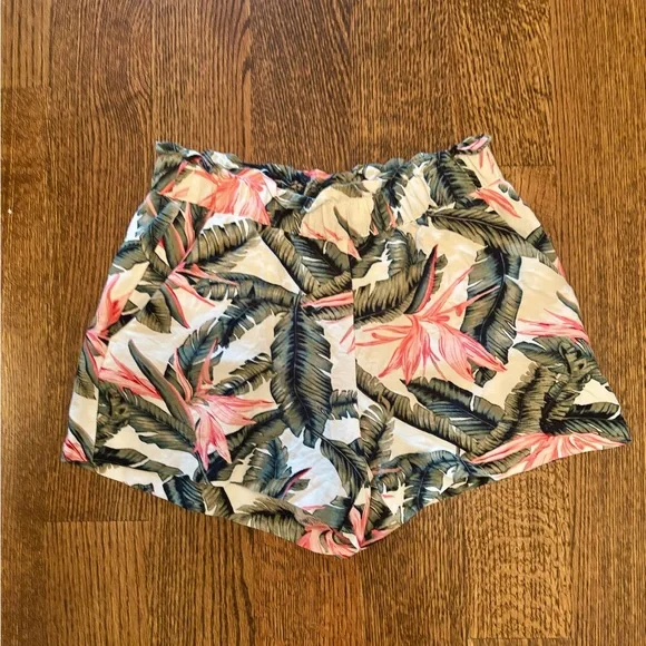 Ann Taylor Loft Tropical Print Women's Shorts - Picture 1 of 3